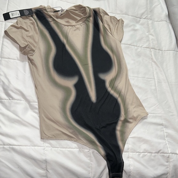 Out Of Body Experience Short Sleeve Bodysuit - Picture 3 of 8